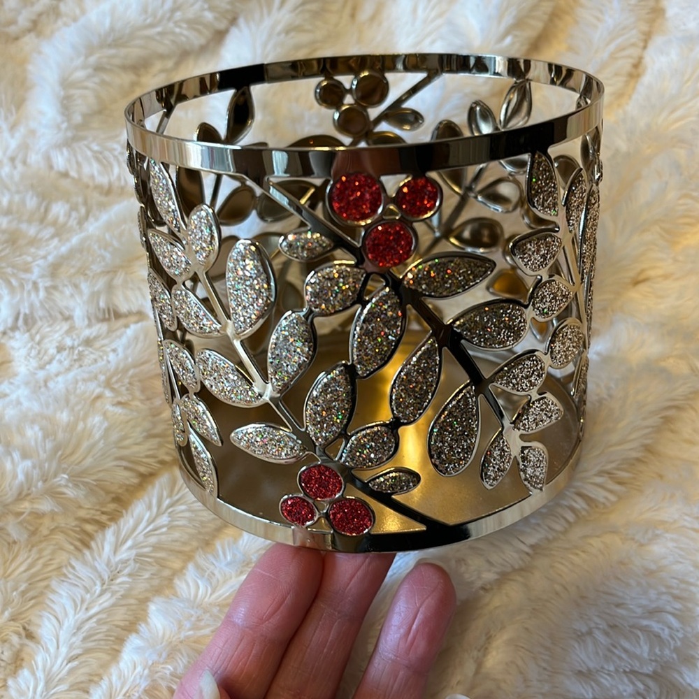 Bath and Bodywork Christmas candle holder